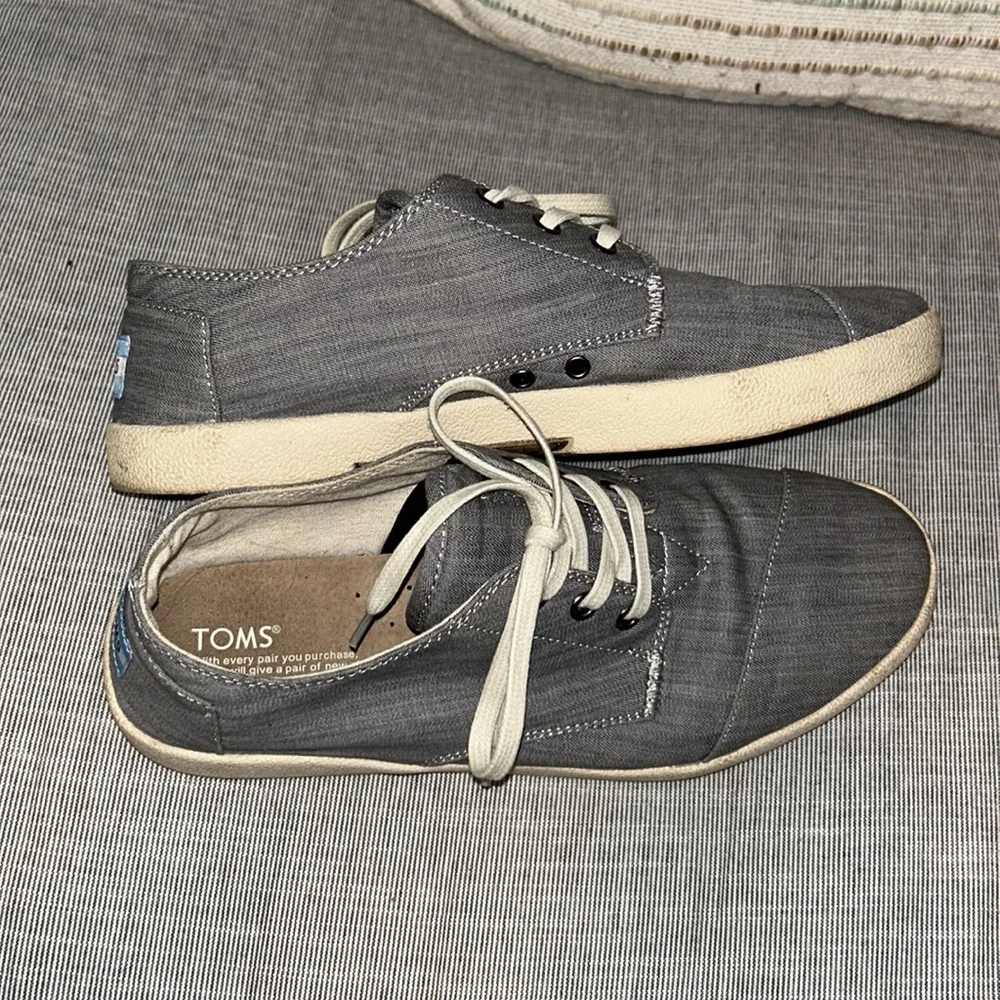Mens Tom sneakers size 9